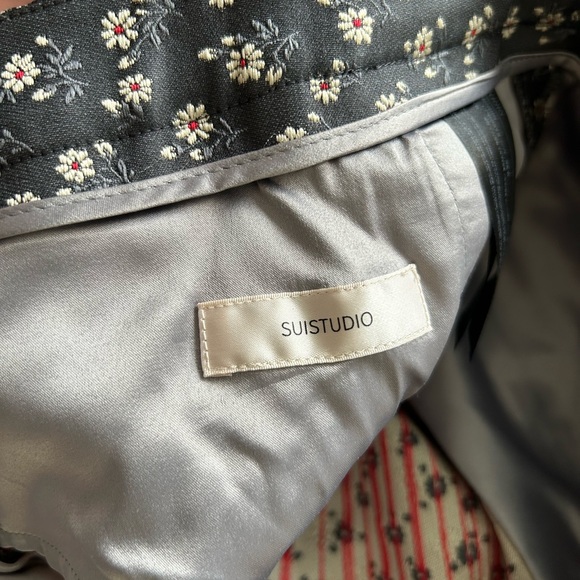 Sui Studio black silk blend pants. Size 2-4. Inseam 28”. - Picture 5 of 7